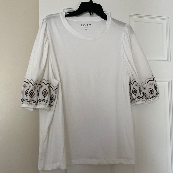 LOFT Tops - LOFT White Embroidered Sleeve Shirt XL. NWOT